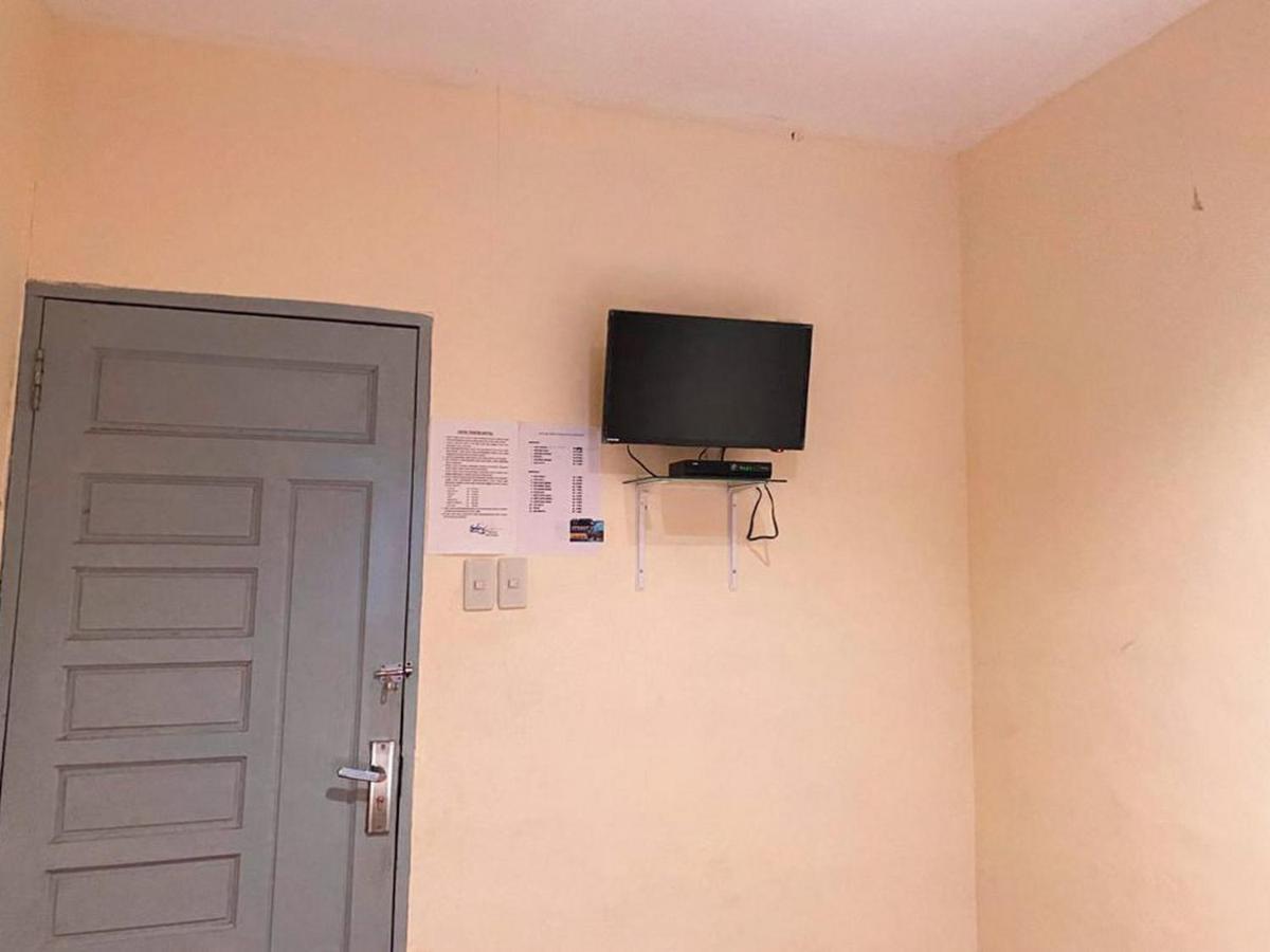 Penginapan Steady Mitra Reddoorz Pematang Siantar Bagian luar foto